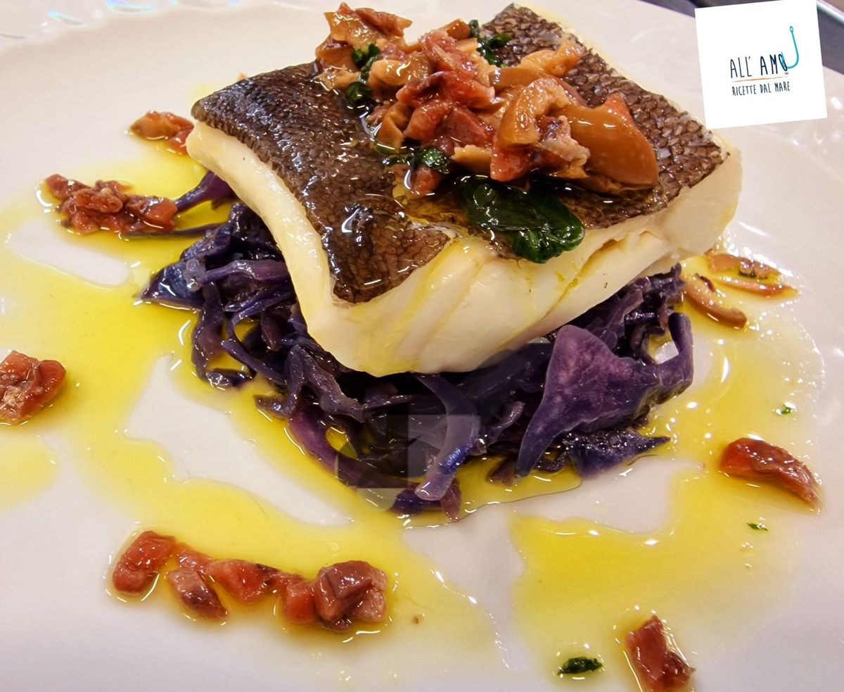 Filetto di baccalà su cavolo viola