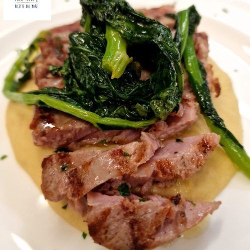Tagliata di tonno con verdure a foglia